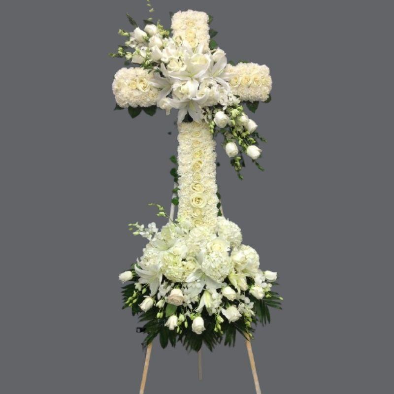 Cruz de flores para funeral