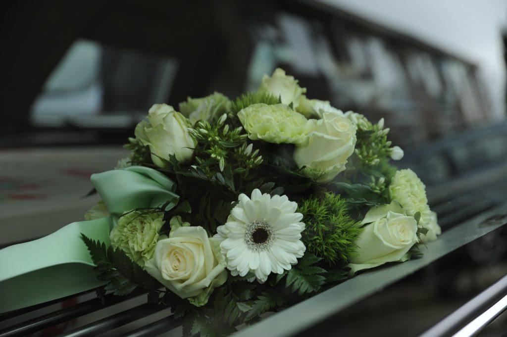 arreglo floral blanco