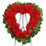 Corona Fúnebre forma de corazón de Rosas y claveles Rojos